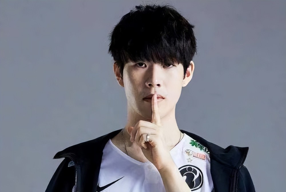 LPL夏季赛W8D2：小Wei野区遭遇Tarzan，Rookie对位Creme